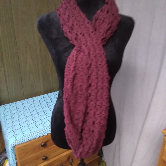 Cato Infinity Scarf - Picture 2 of 15